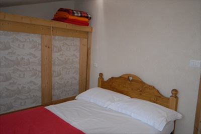 bedroom with double bed